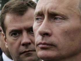 Reuters: Twitter Медведєва облаяв його критиків
