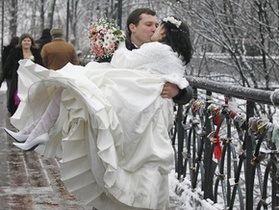 В Україні можуть підвищити мінімальний вік жінок для вступу у шлюб
