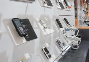 В Україні встановили перший апарат з продажу побутової електроніки та аксесуарів