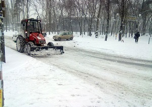 Мерія купила 23 трактори для прибирання снігу в Києві