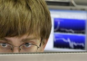 Українські ринки відкрили торги зниженням індексів