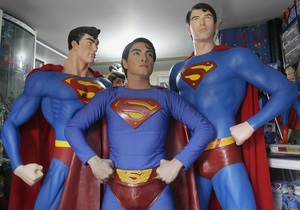 Фотогалерея: Я - Супермен. Філіппінець переніс чотири операції, щоб стати схожим на супергероя