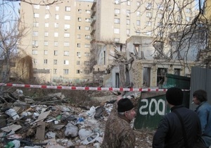 Газета з ясувала деталі інциденту з обваленням стіни в центрі Києва