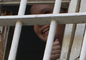 Адвокати Тимошенко просять випустити її із СІЗО