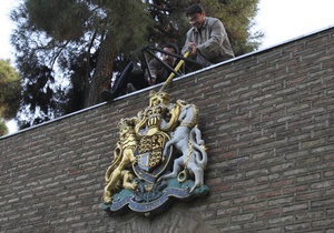 Великобританія висилає всіх іранських дипломатів. Посольство в Тегерані припинило роботу