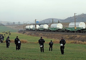 Поїзд із Франції доставив радіоактивні відходи до Німеччини, незважаючи на протести екологів