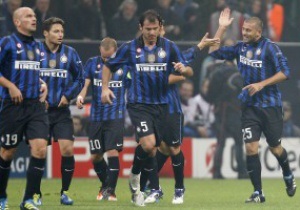 Серия А: Интер вымучил победу над Сиеной, Милан не имел проблем в игре с Кьево