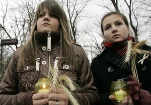 В українських містах пройшли скорботні церемонії, присвячені Голодомору