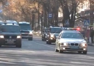 Дорогу кортежу! У Сумах під час візиту Януковича перекривали центральні вулиці