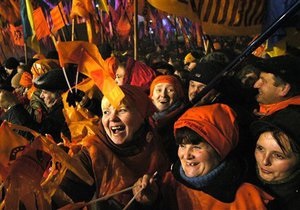 МН: річниці помаранчевої революції завадили ялинка і президент Литви