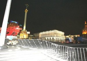 Майдан Незалежності до Нового року прикрасять символікою Євро-2012