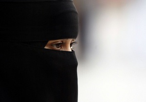У Саудівській Аравії заборонять жінкам демонструвати на публіці гарні очі