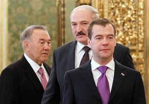 Назустріч Євразійському союзу: РФ, Білорусь і Казахстан домовилися створити наднаціональний орган