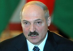 Експерт: Лукашенку залишається тільки одне -  повзти на колінах до Кремля 
