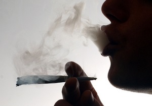 У США підліток здав поліції вітчима і мати, які курили марихуану