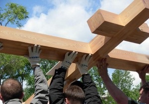 У Севастополі активісти проросійських організацій самовільно встановили поклінний хрест