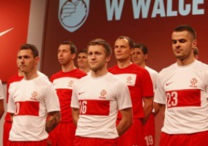 Президент Польши возмущен тем, что на новой форме сборной отсутствует герб страны