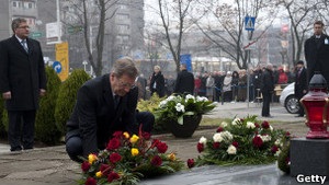 Янукович із запізненням вилетів до Польщі