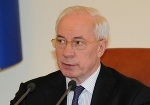 Азаров утримався від коментарів щодо газових переговорів з Росією