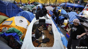 У Нью-Йорку поліція розганяє наметове містечко