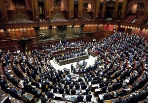 Парламент Італії з другої спроби затвердив фінансовий звіт уряду Берлусконі