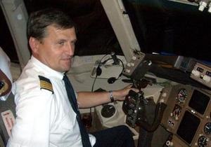 Коморовський нагородив екіпаж польського лайнера, який здійснив посадку без шасі