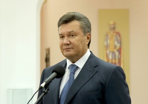 Завтра Янукович відвідає Буковину. У людей перевіряють горища