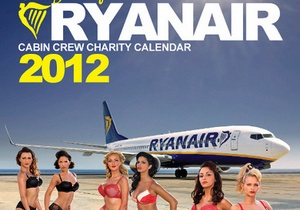 Найбільший лоукост Ryanair випустив календар зі стюардесами в бікіні