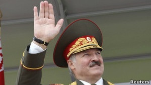 Олександр Лукашенко зробив губернаторів генерал-майорами