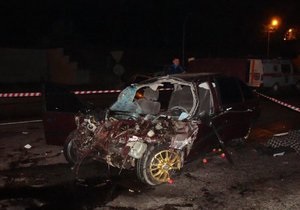 У Вінниці на кільцевій водій Honda зіткнулася з вантажівкою: двоє загиблих