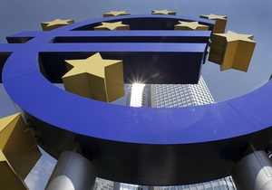 Курс євро зростає після заяви про списання частини боргу Греції