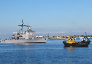 У Севастополь зайшов американський крейсер, візит якого  тримали в таємниці 