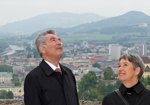 73-річний президент Австрії здійснив стрибок із парашутом