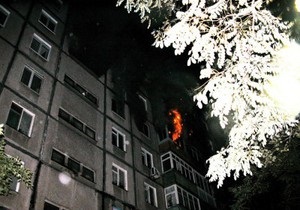 У Маріуполі в дев ятиповерховому будинку сталася пожежа: загинув підліток, 73 людини врятовано