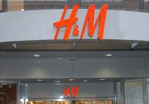 Продажі шведської мережі бюджетного одягу H&M упали