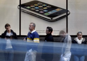 У Нью-Йорку охочі придбати iPhone 4S дев ять днів стояли в черзі