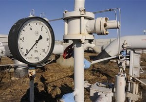 Ъ: Газпром не має наміру змінювати чинні газові угоди з Україною