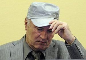 ЗМІ: Ратко Младича госпіталізували з підозрою на запалення легенів