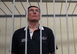 Екс-керівник апарату МВС здивований, що його вночі допитували у справі Луценка