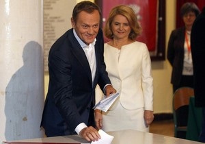 Exit poll: Партія Туска виграє парламентські вибори в Польщі