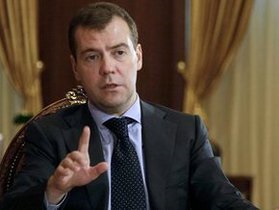 Медведєв закликає Асада або провести реформи, або піти
