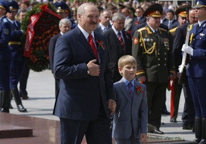 Лукашенко планує дожити до 90 років, щоб поставити на ноги сина