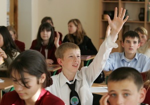 Корреспондент: Двійка школі. Система середньої освіти в Україні помітно відстає від розвинутих країн