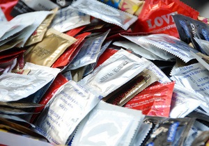 У Житомирській області затримали трьох правопорушників, які продавали підроблені презервативи