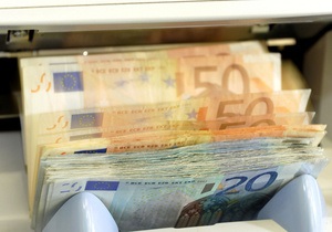 Долар і євро на міжбанку дещо знижуються