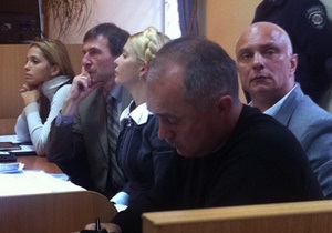 Донька і чоловік Тимошенко відмовилися брати слово в суді
