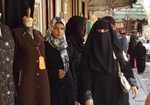 Жінку, котра сіла за кермо в Саудівській Аравії, не відшмагають батогом
