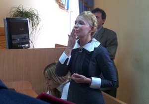 Суд продовжив слухання у справі Тимошенко. У залі присутні чоловік і донька екс-прем єра