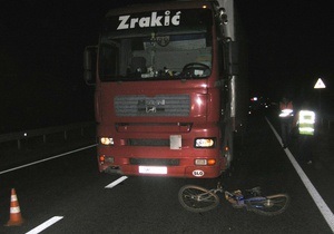 У Рівненській області серб на фурі збив велосипедиста