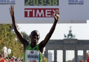 Кенийский бегун побил мировой рекорд в марафоне
